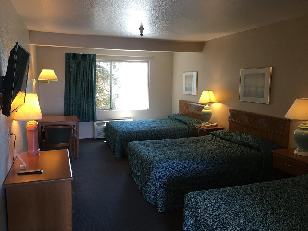 Applegate Inn Atwater Екстер'єр фото
